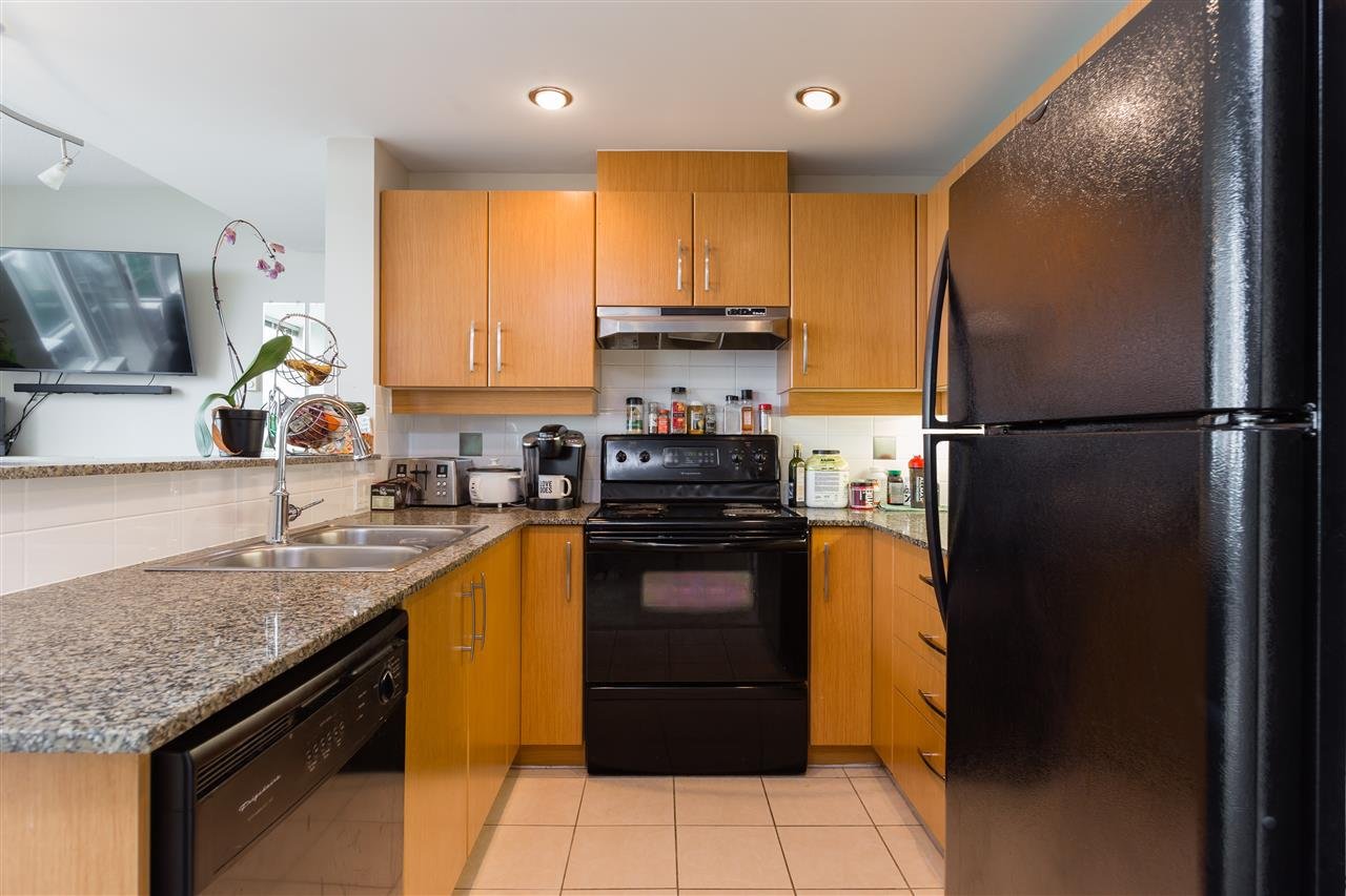 607-9298 University Cres