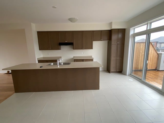 16 Bee Crescent