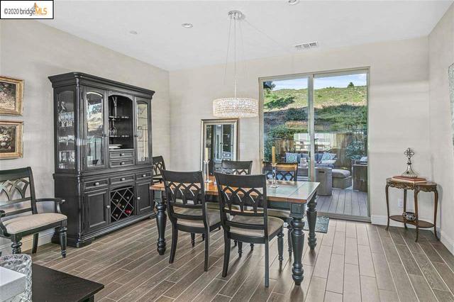6498 Bayview Dr, Oakland, CA 94605