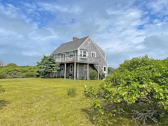 36 Lyons Ln