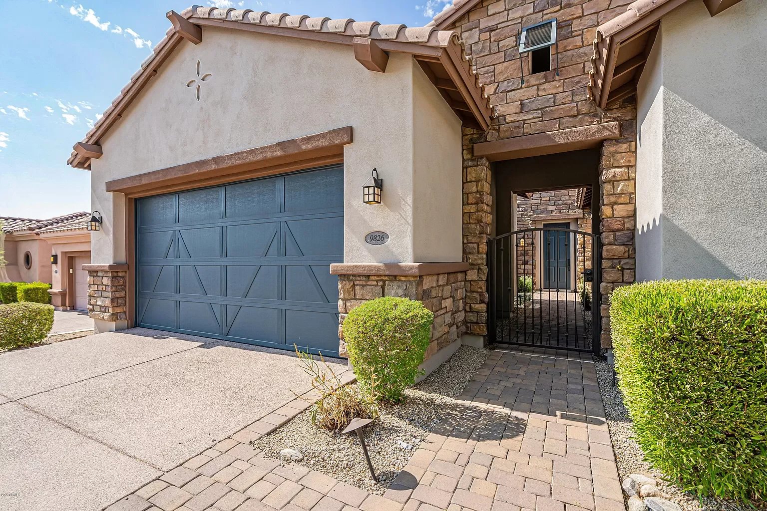 9826 E Piedra Dr