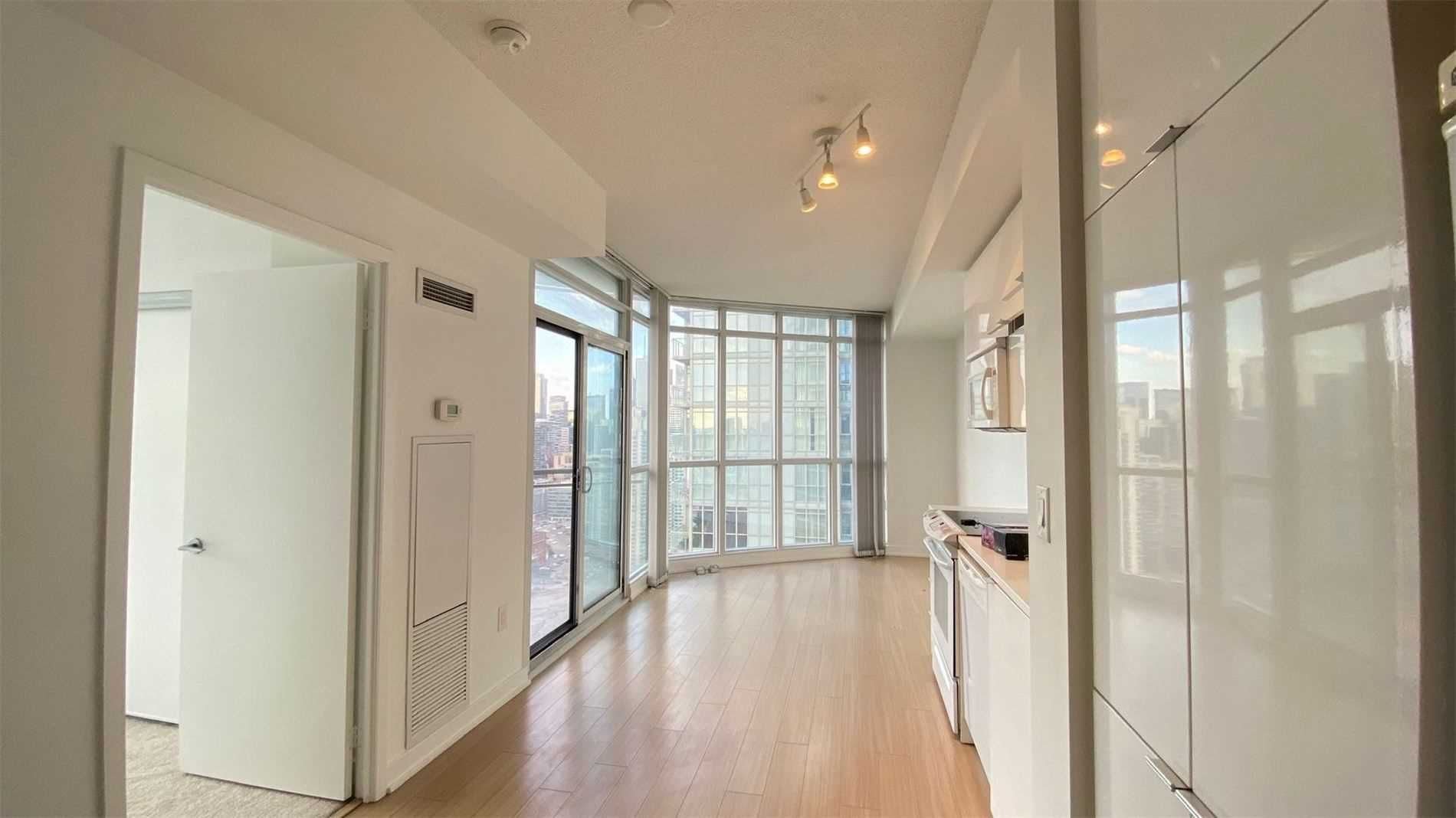 21 Iceboat Terr 4002