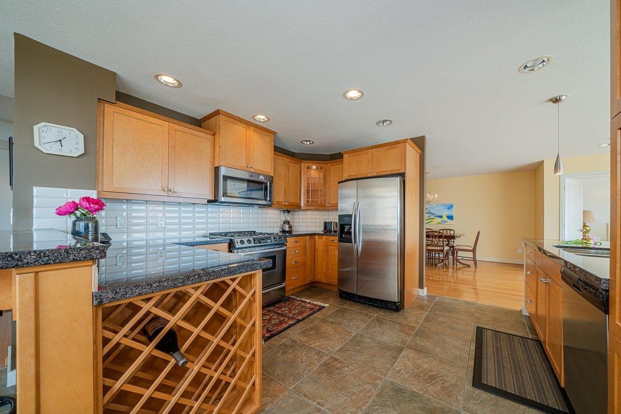 8615 Seascape Dr