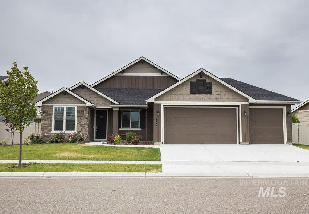 1137 W Olds River Dr