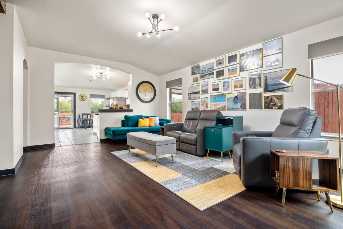 107 Western Cv