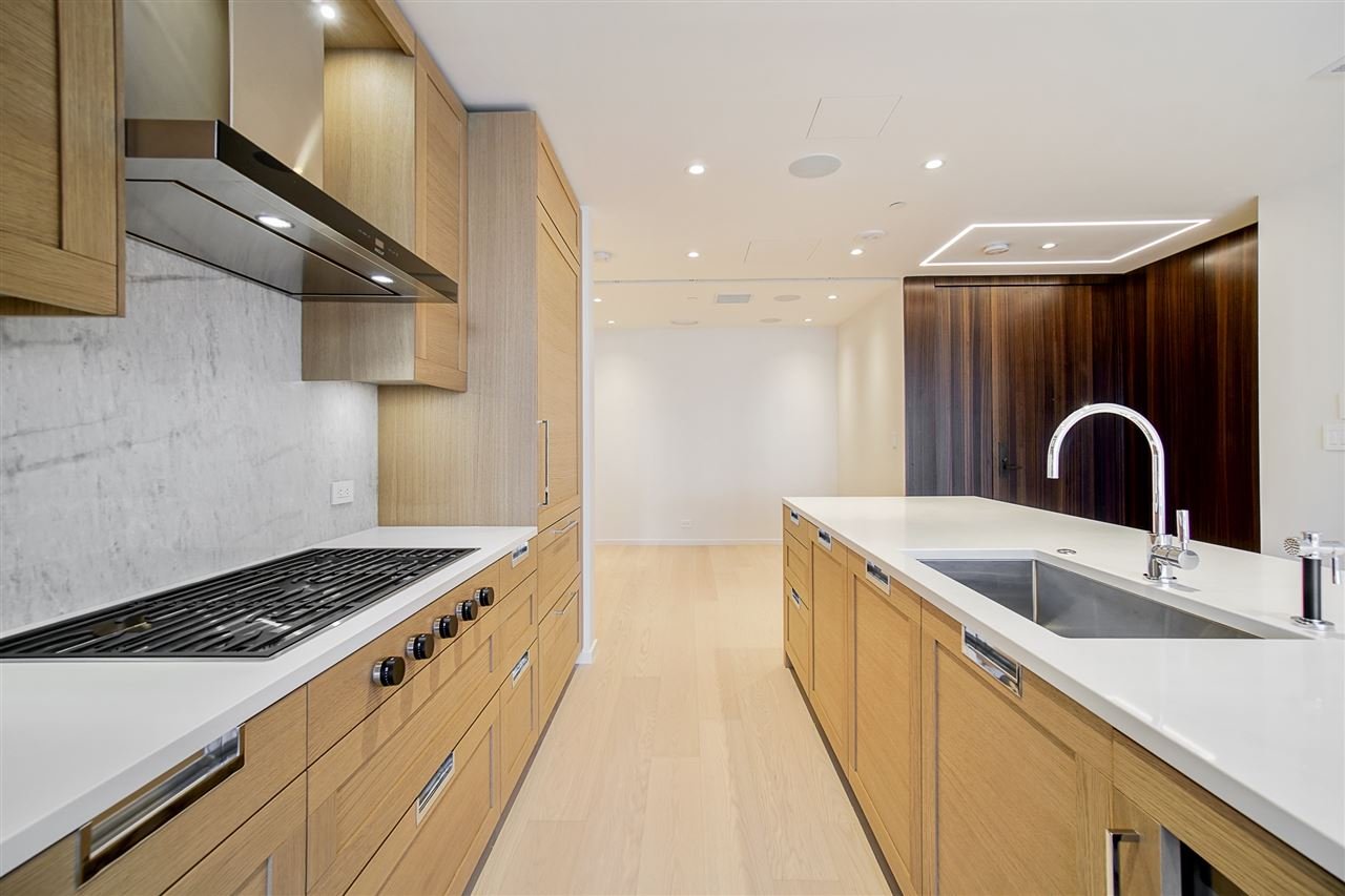 408-1327 Bellevue Ave