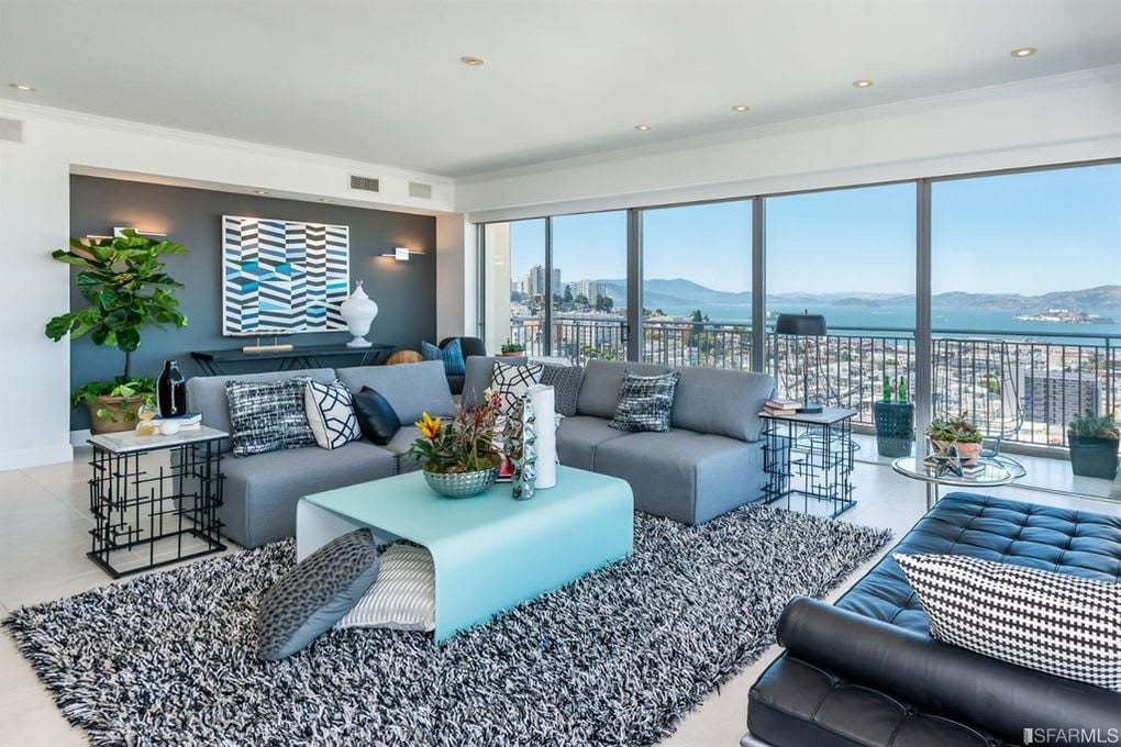 Half-Floor Residence at 1750 Taylor