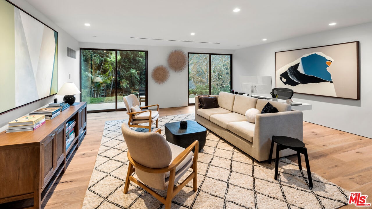 Luxe Oasis