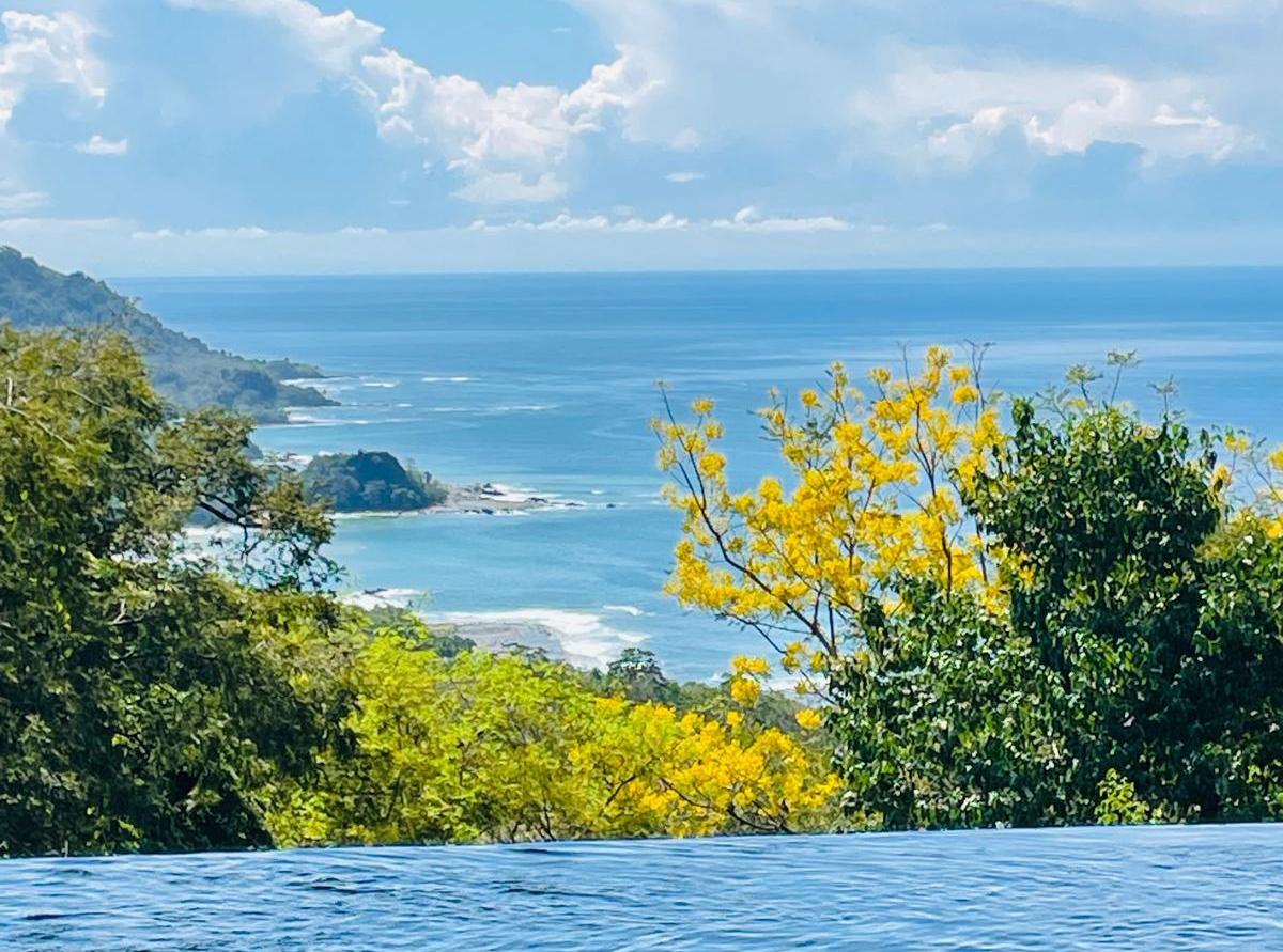 Tropical Infinity Pool Residence, Santa Teresa, Puntarenas