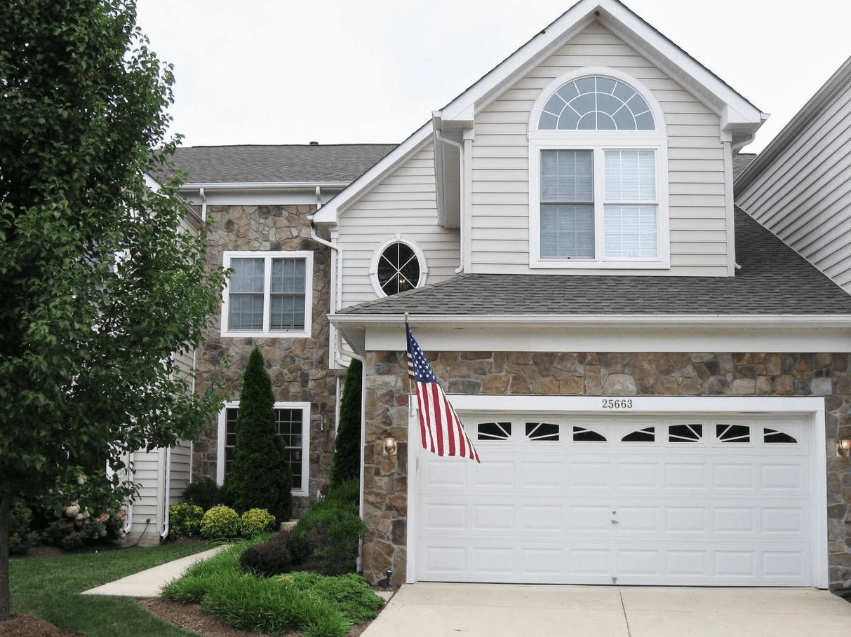 25663 Tremaine Ter
