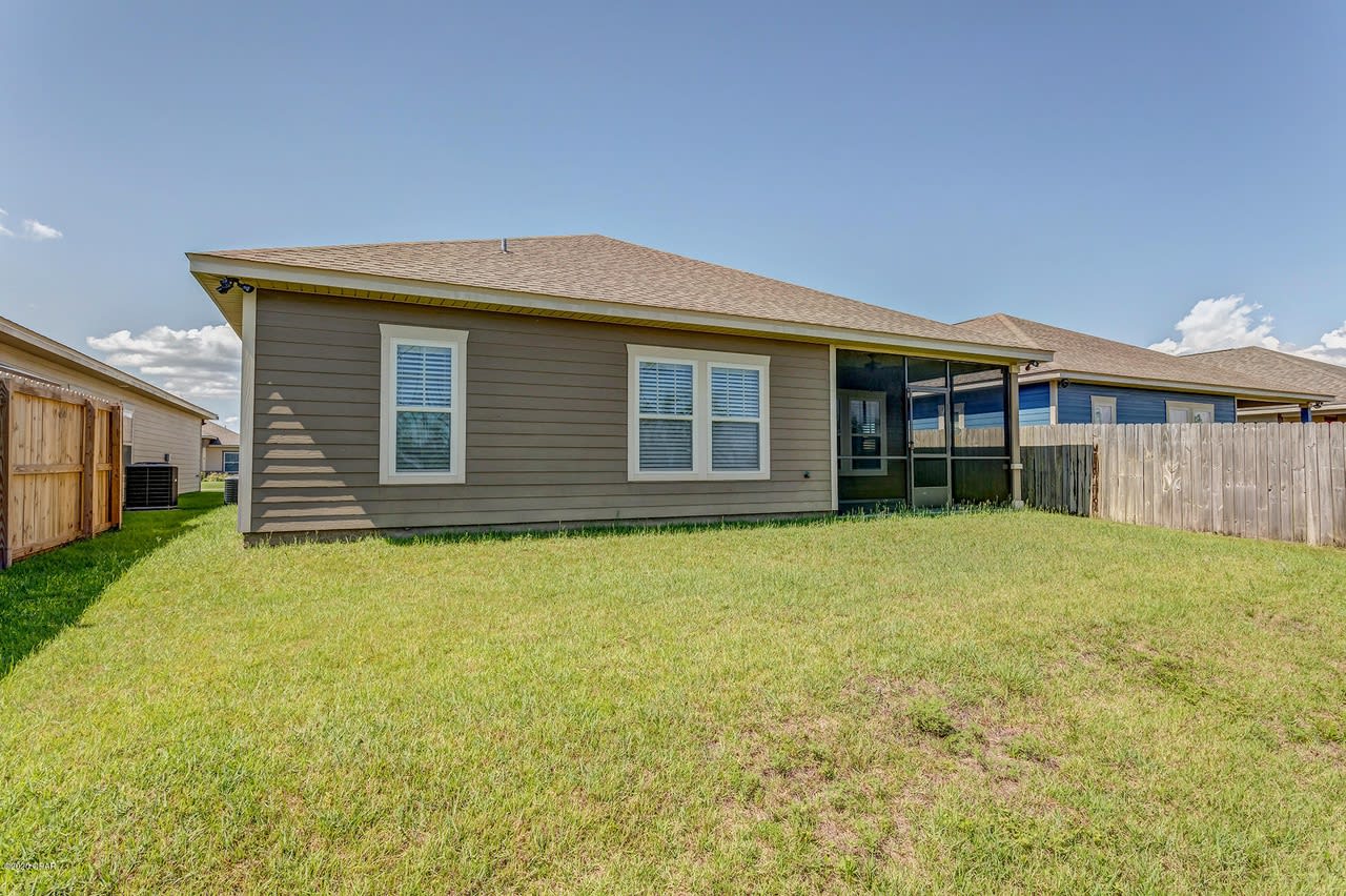 1420 Graham Lane