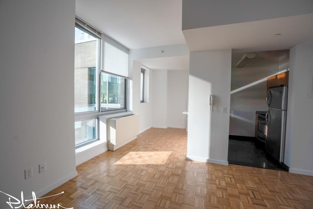 455 West 37th Street, Apt 305
