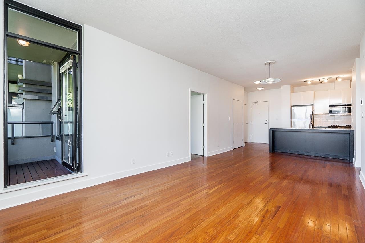404-2828 Yew St