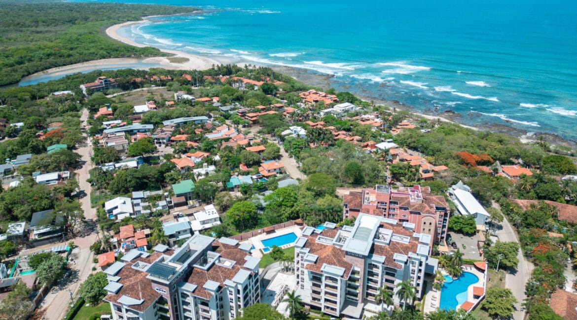 Peninsula Condo 55 – Furnished, Walk to Playa Langosta!