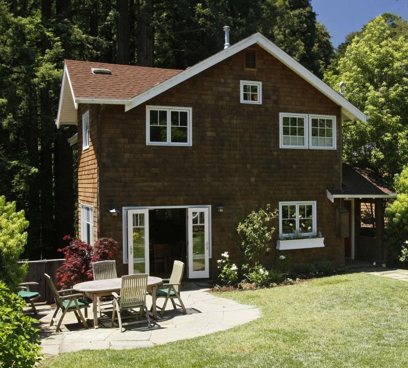 35 Bigelow Ave