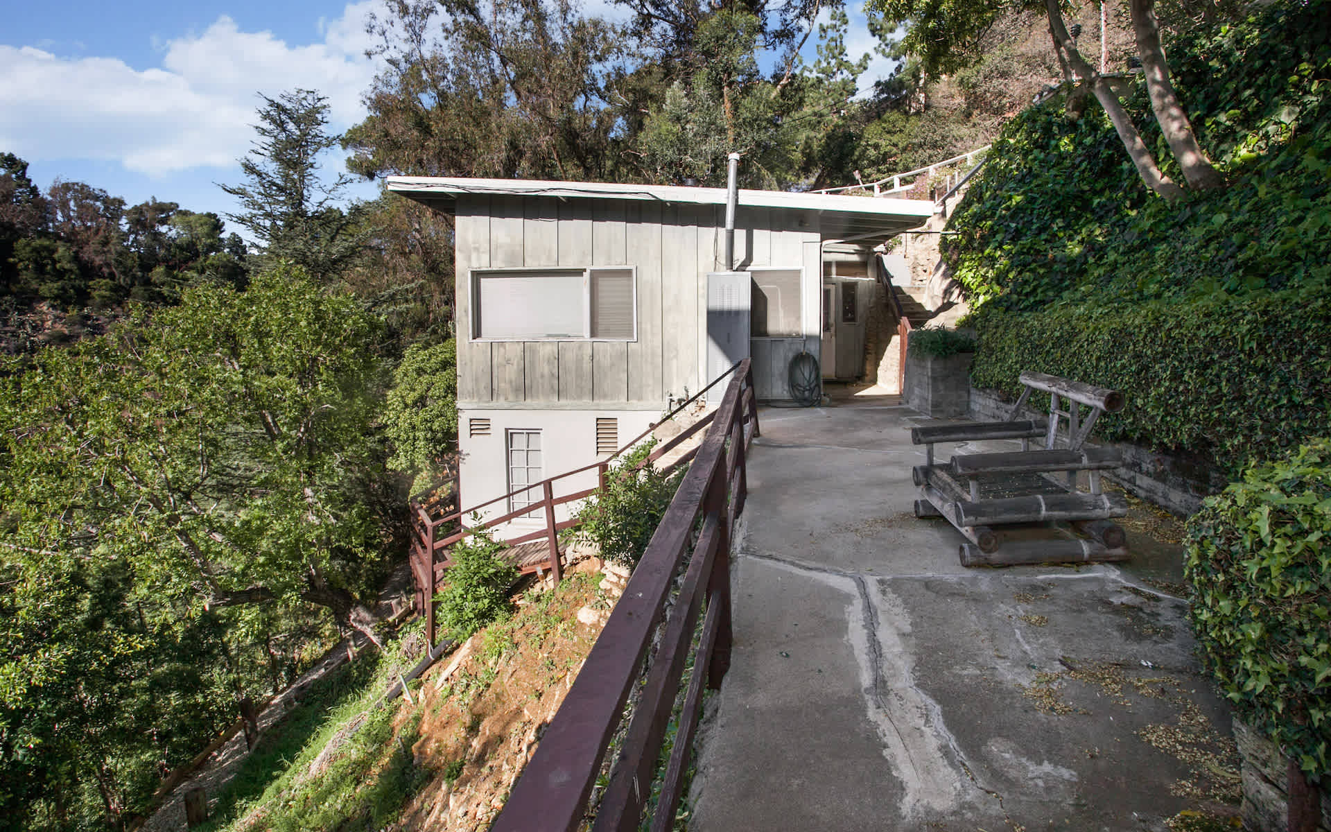 8275 Mannix Drive