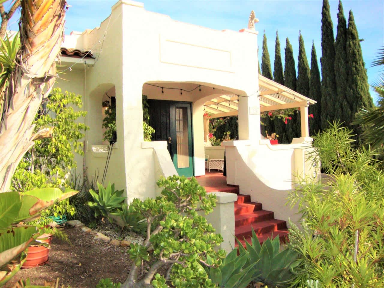 714 N Voluntario St