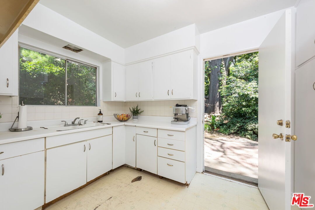 2951 La Castana Dr