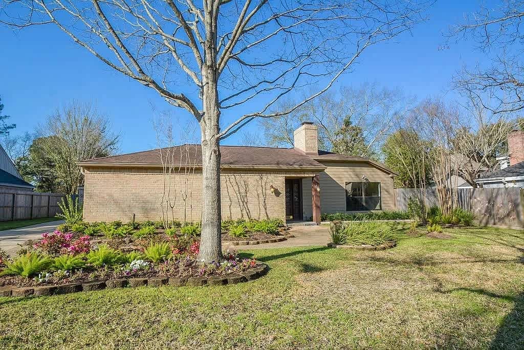 1310 Heathwood Dr