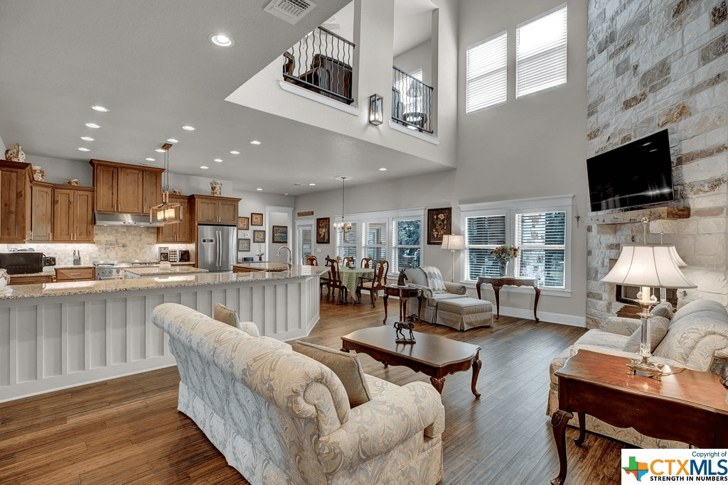 5689 Dry Comal Dr