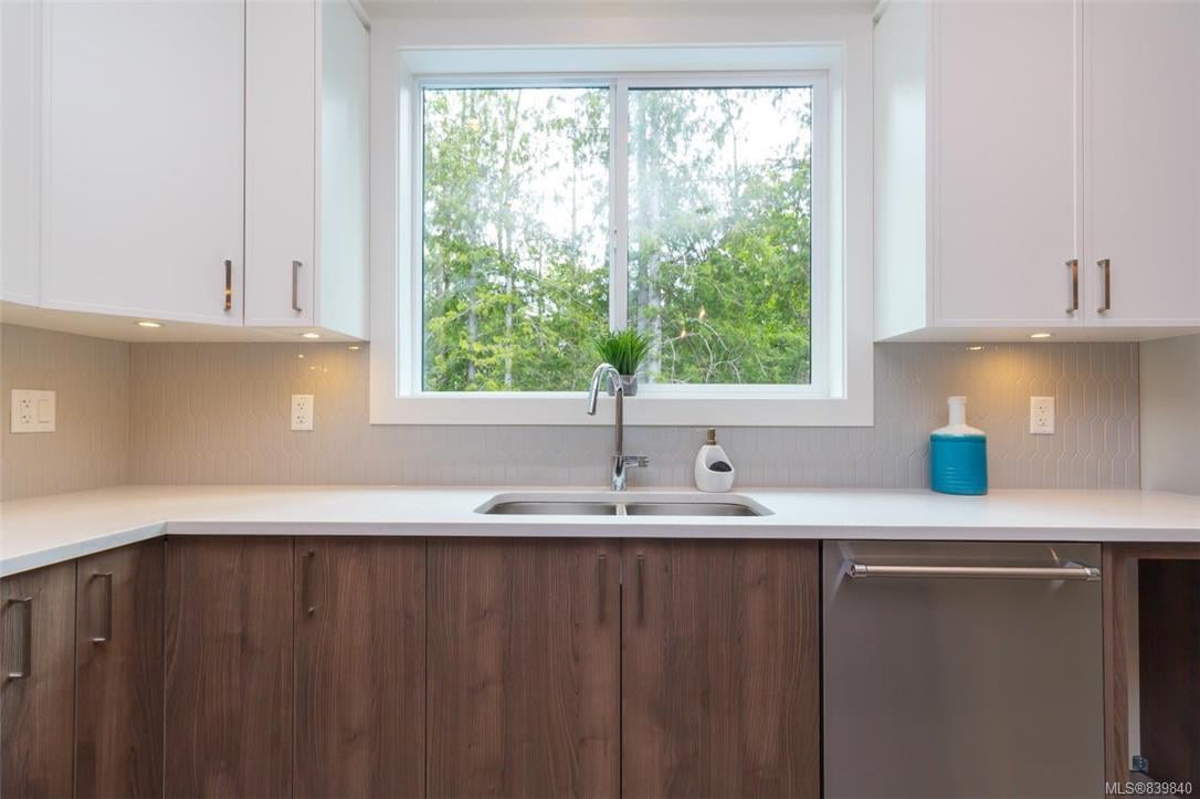 3516 Paperbark Cres