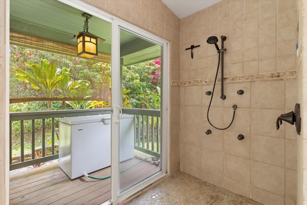 60 Koolau Rd  