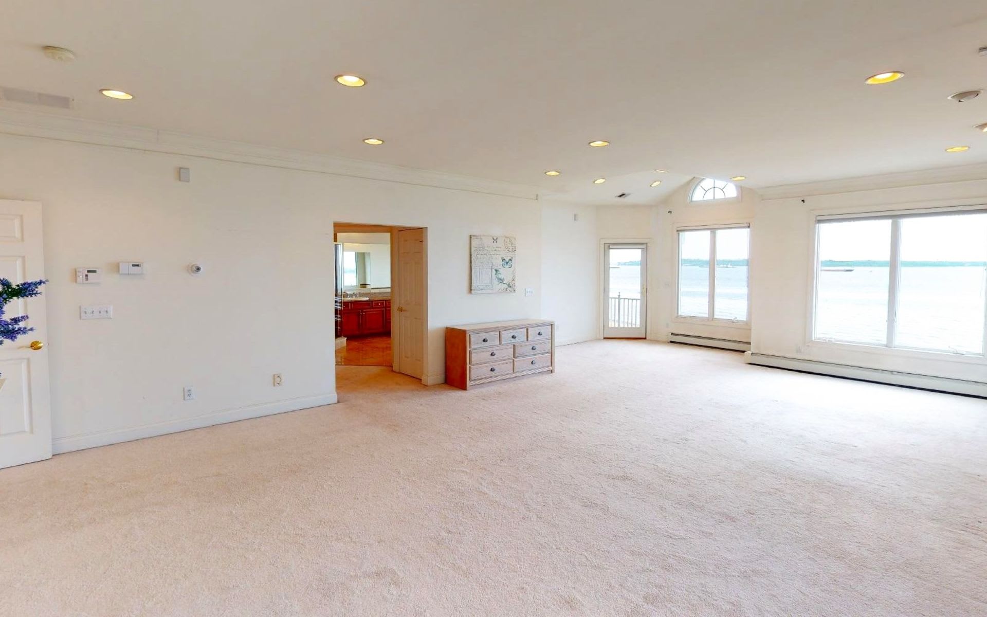 23 LIGHTHOUSE DR