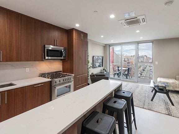 261 Union Ave Unit: 4