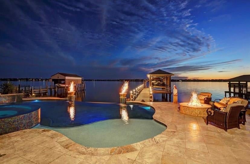 3007 Dolphin Ct