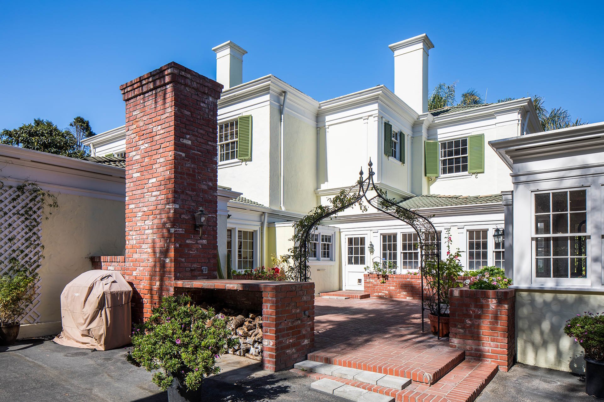 The Monterey Manor