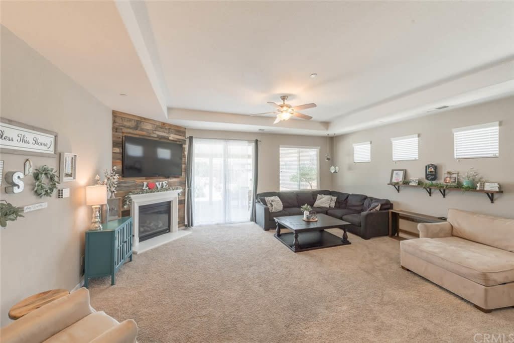 3205 ROGUE RIVER DR