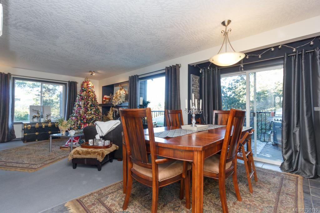 632 Olympia Ridge, Langford