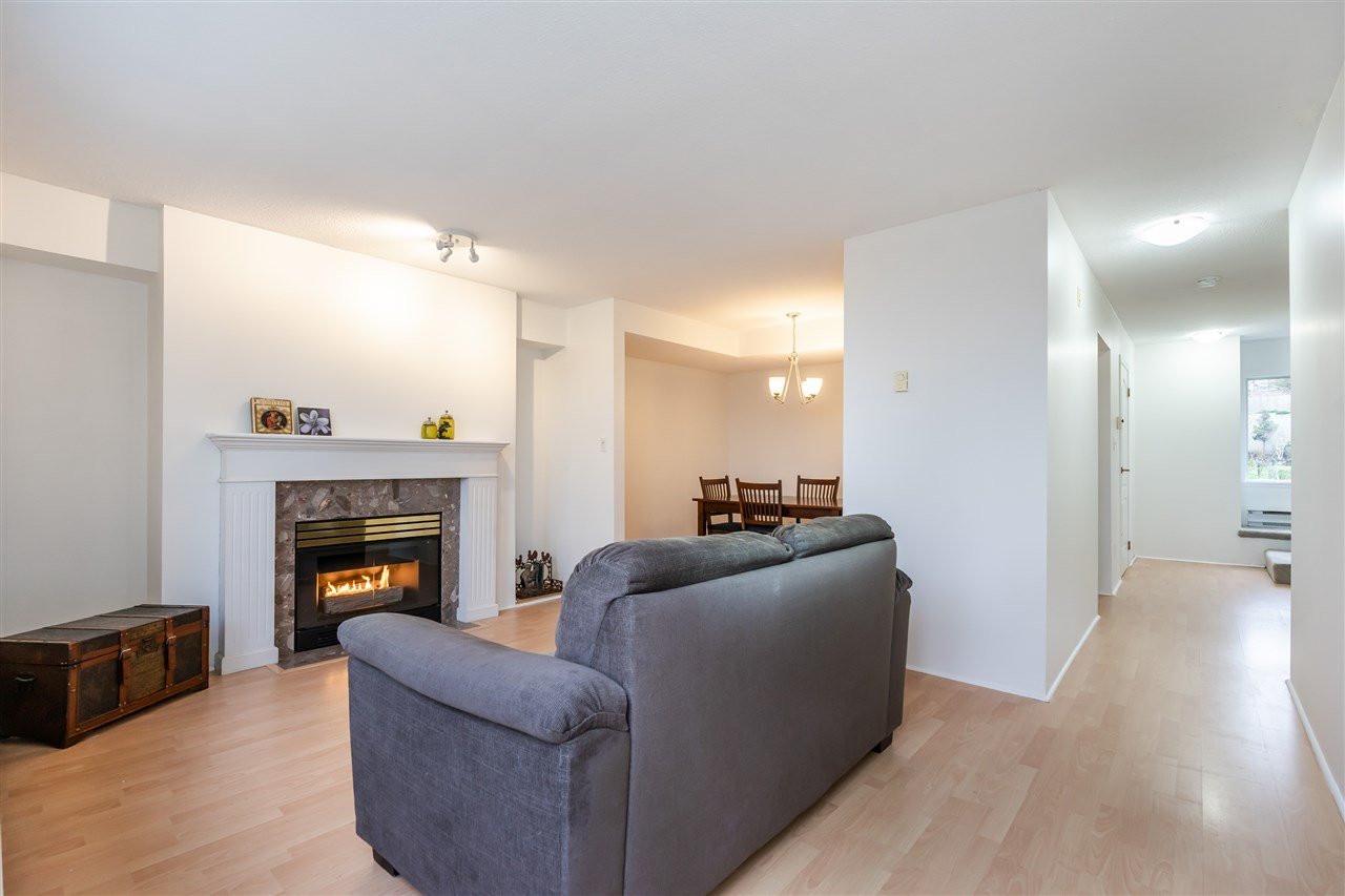 21-1215 Brunette Ave
