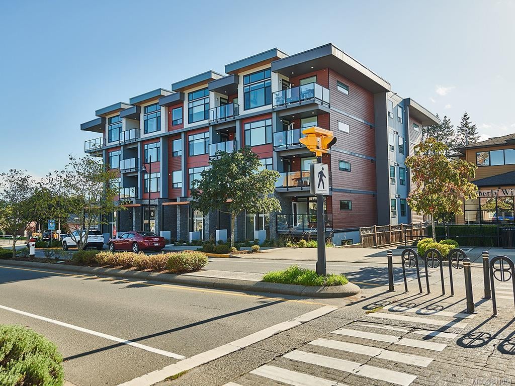 408-7162 West Saanich Rd, Central Saanich