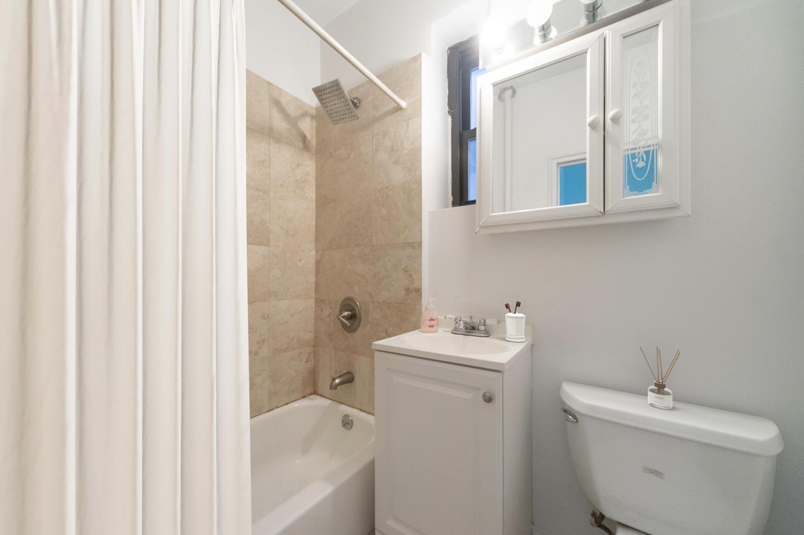 210 East 38th Street, Apt 2-C