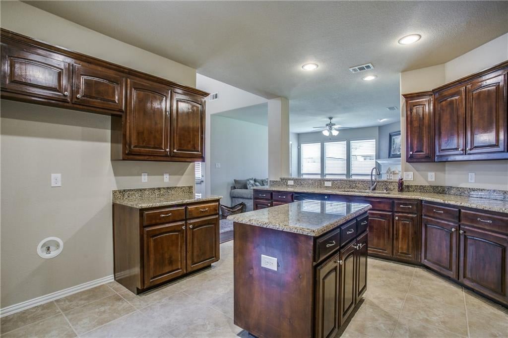 2709 Triangle Leaf Dr
