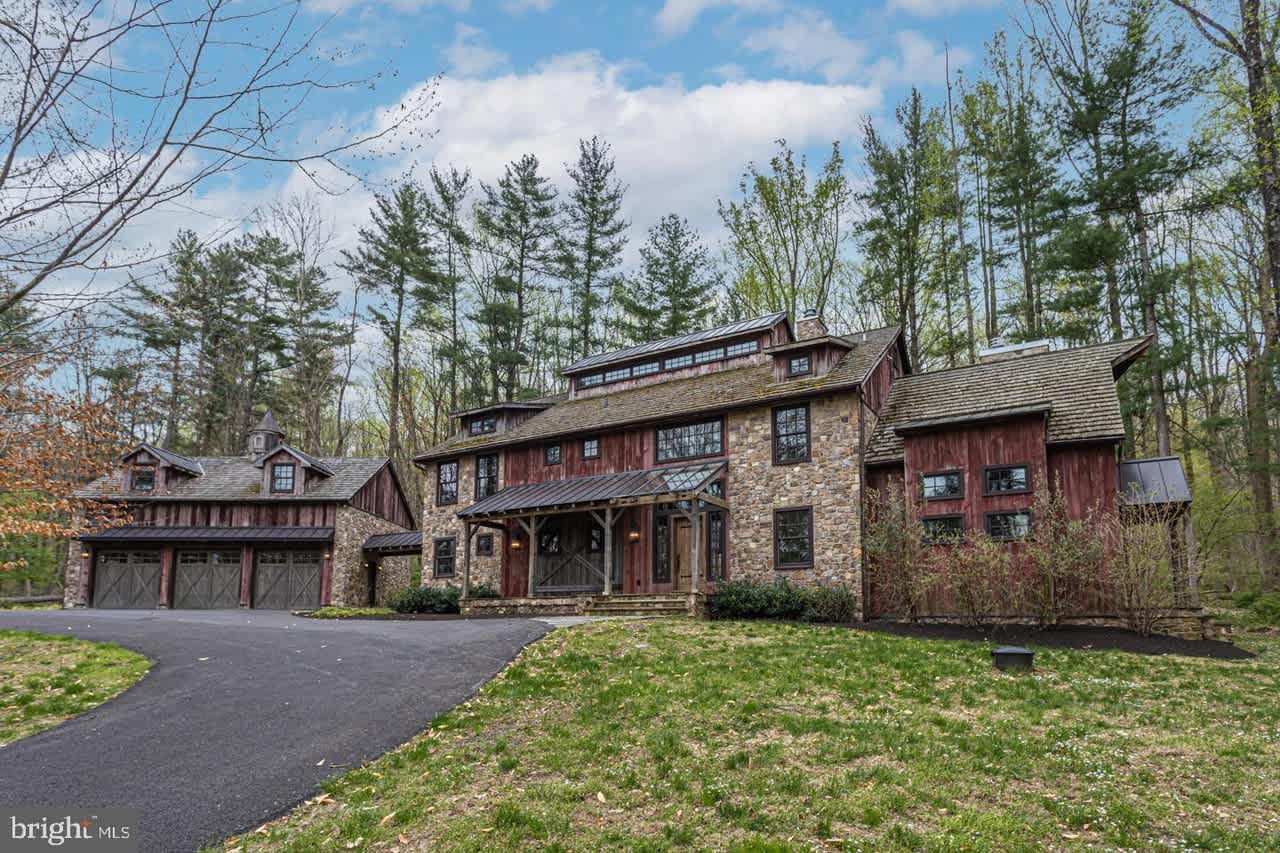 Transforming a Bucks County Barn into a Residence: A Journey of Innovation and Charm