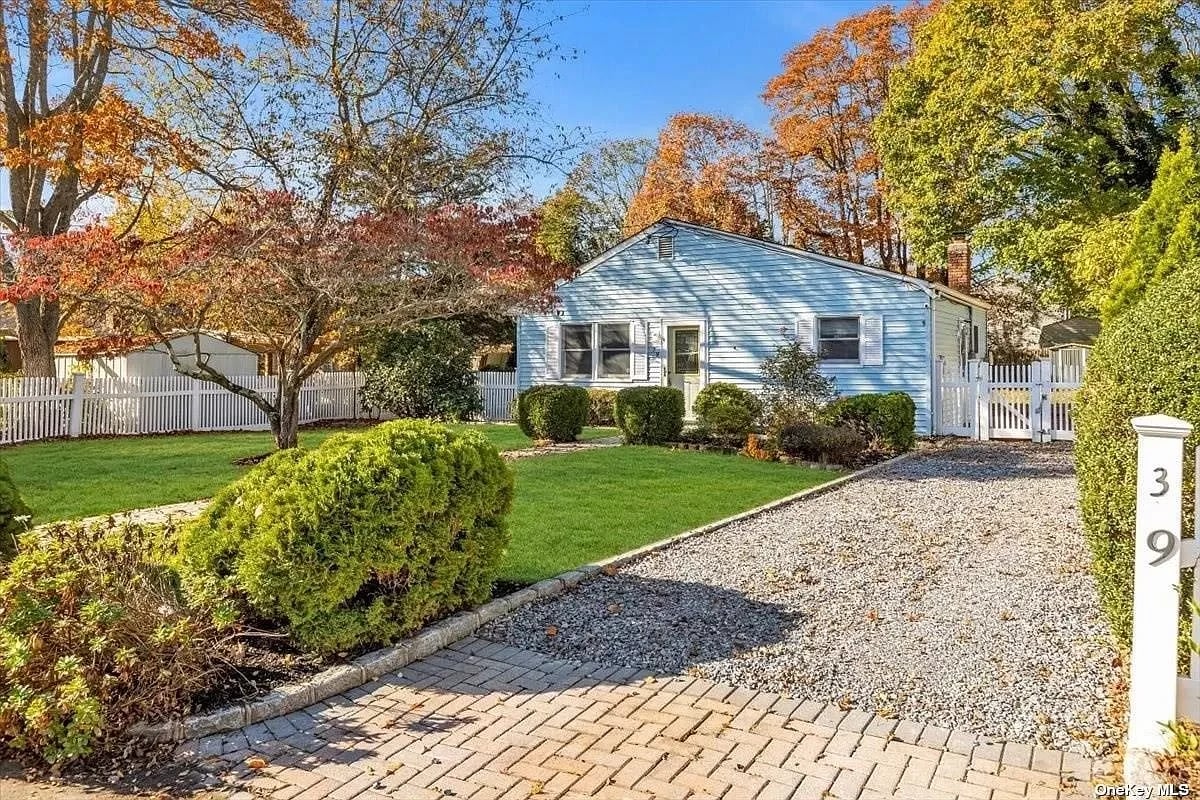 39 Kay Road, Calverton, NY 11933