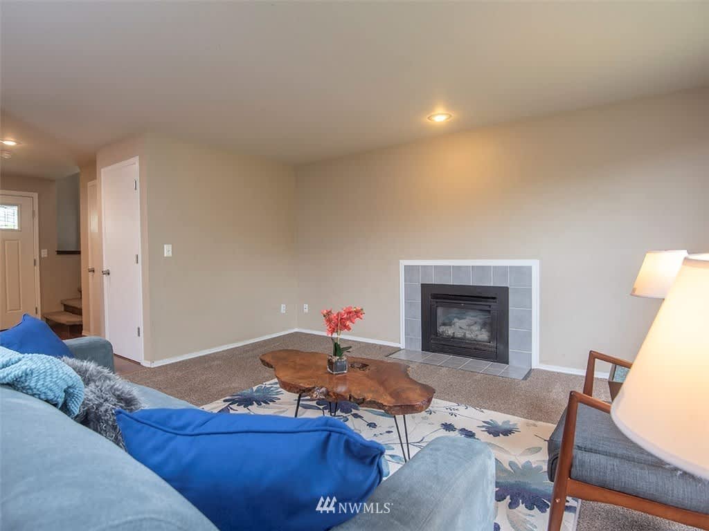 114 Tompkins Pl