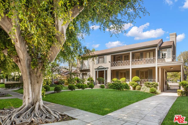 Aurora Estate