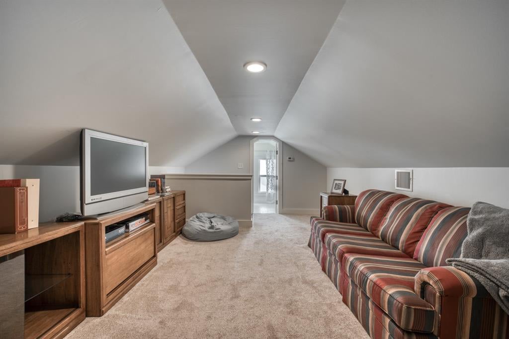 134 Houston St New Ulm, Tx 78950