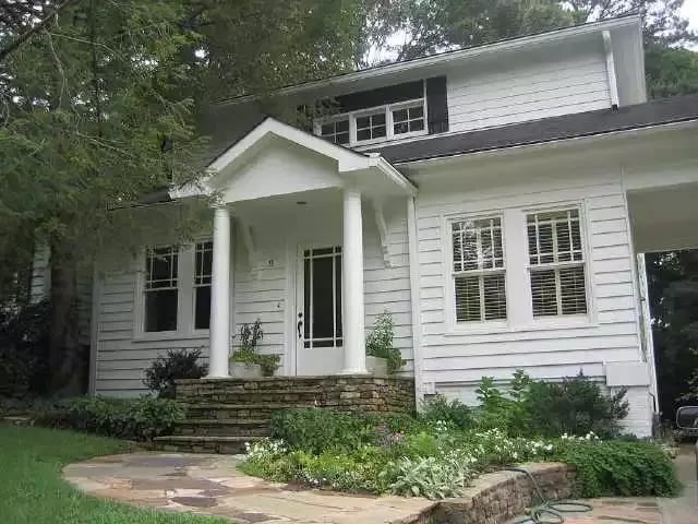 9 Roanoke Ave NE