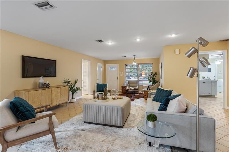 1437 SW 13th Ct