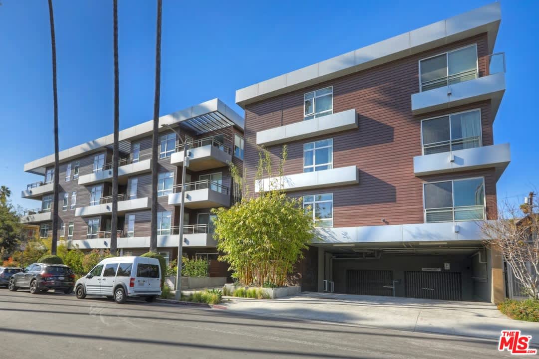 6001 Carlton Way, Unit 103 Hollywood, CA 90028