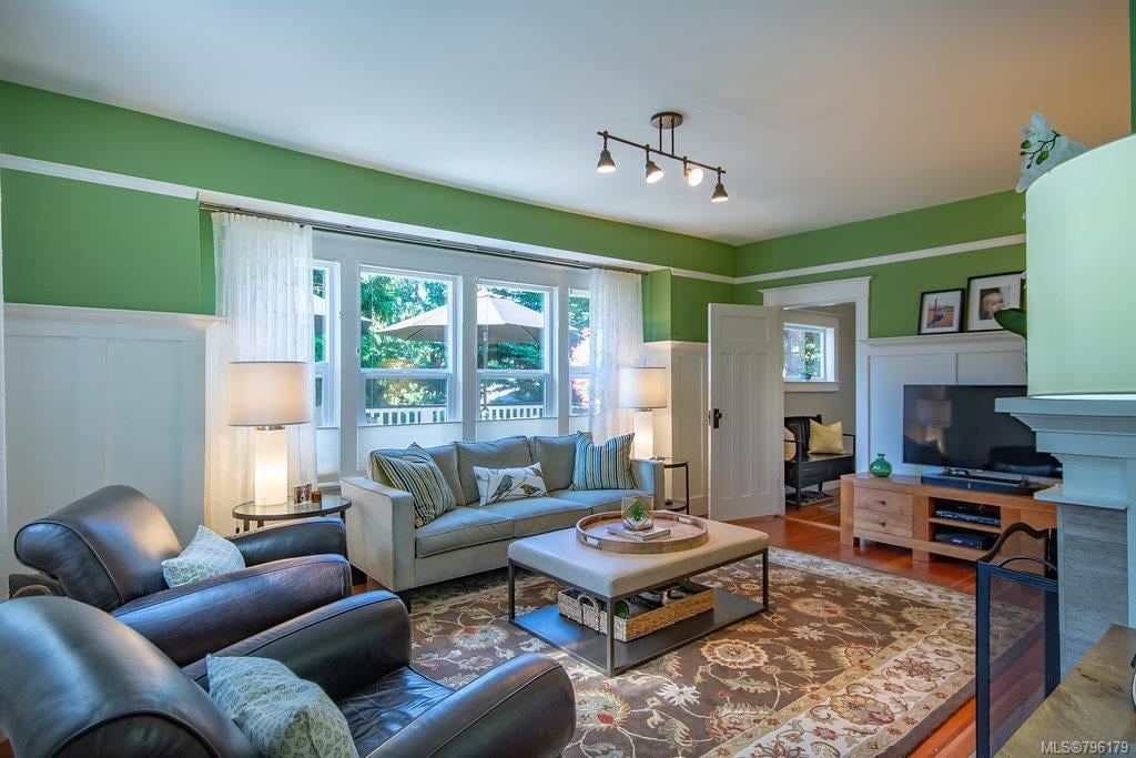 1139 Camrose Cres