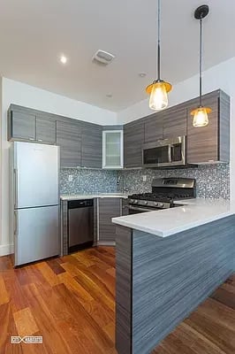 207 North 6th Street Unit: 2L