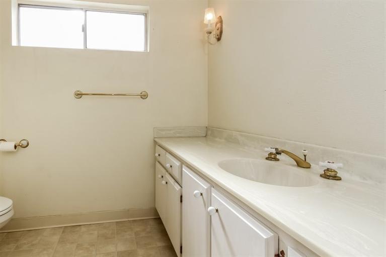 382 E California Blvd, #205