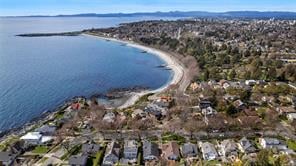 1636 Hollywood Cres