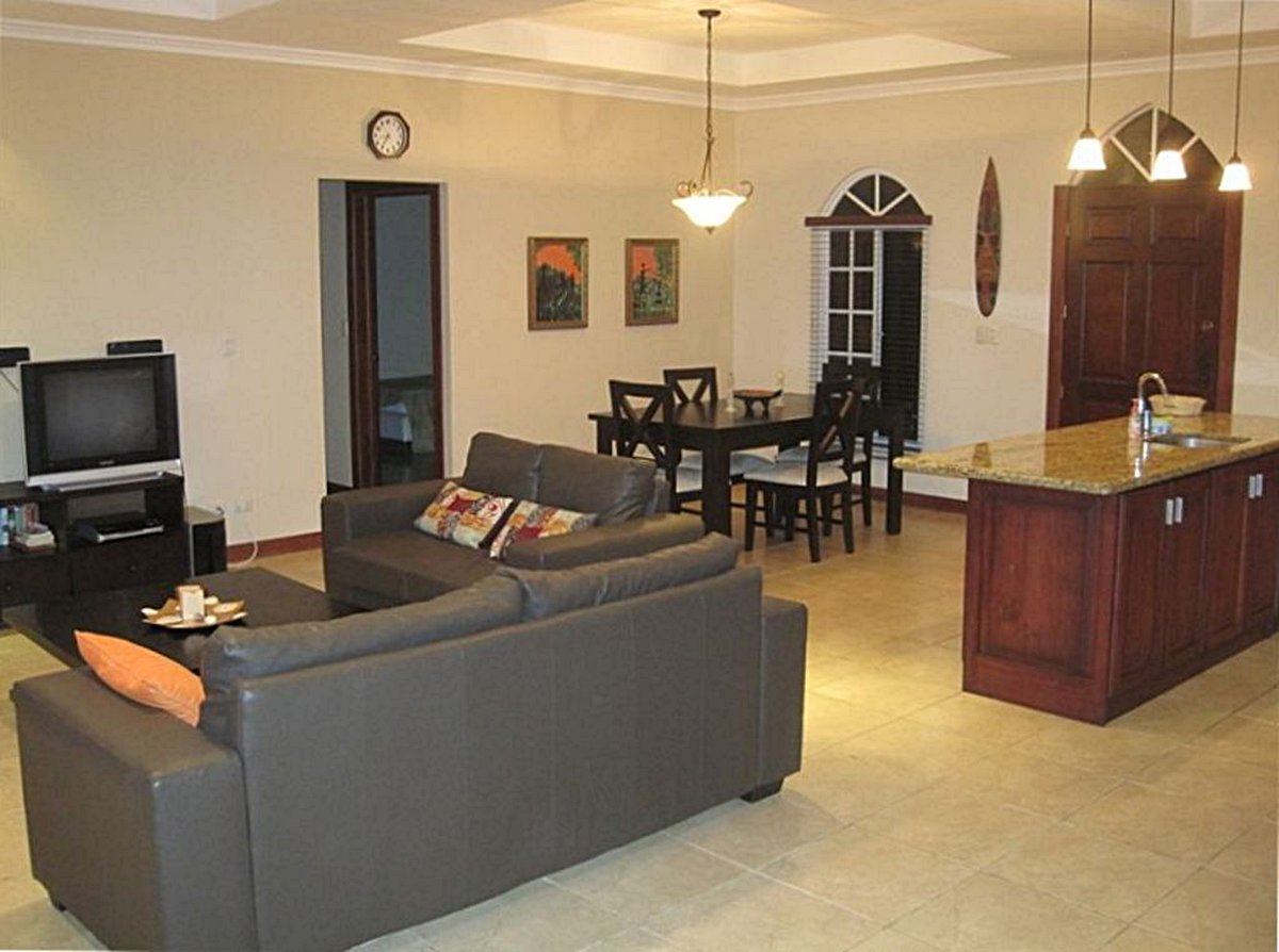 Gated Beachside American Home, Jaco, Puntarenas