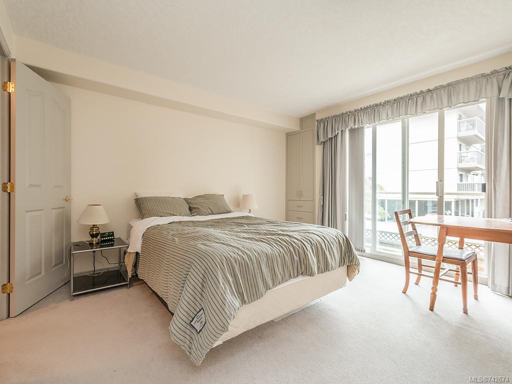 204-320 Menzies St